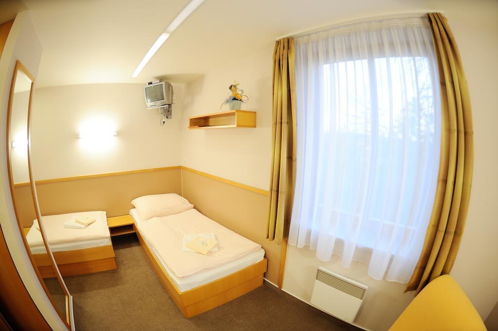 ホテル プロスペリタ ブルノ 部屋 写真